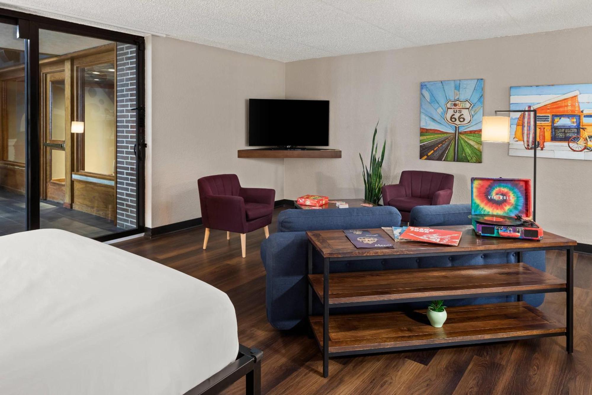 The Highlander Hotel, Ascend Hotel Collection Iowa City Exterior foto